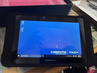 CelIebrite Touch 2 Device with Cords and Power 12/2015 EXP License, Issues Power