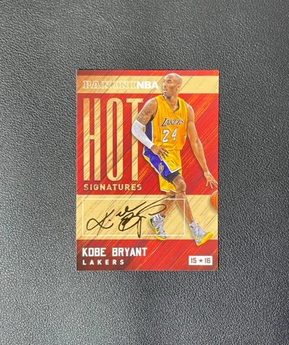 Kobe Bryant 2015 Panini NBA Hot Signatures Stamp Auto #13