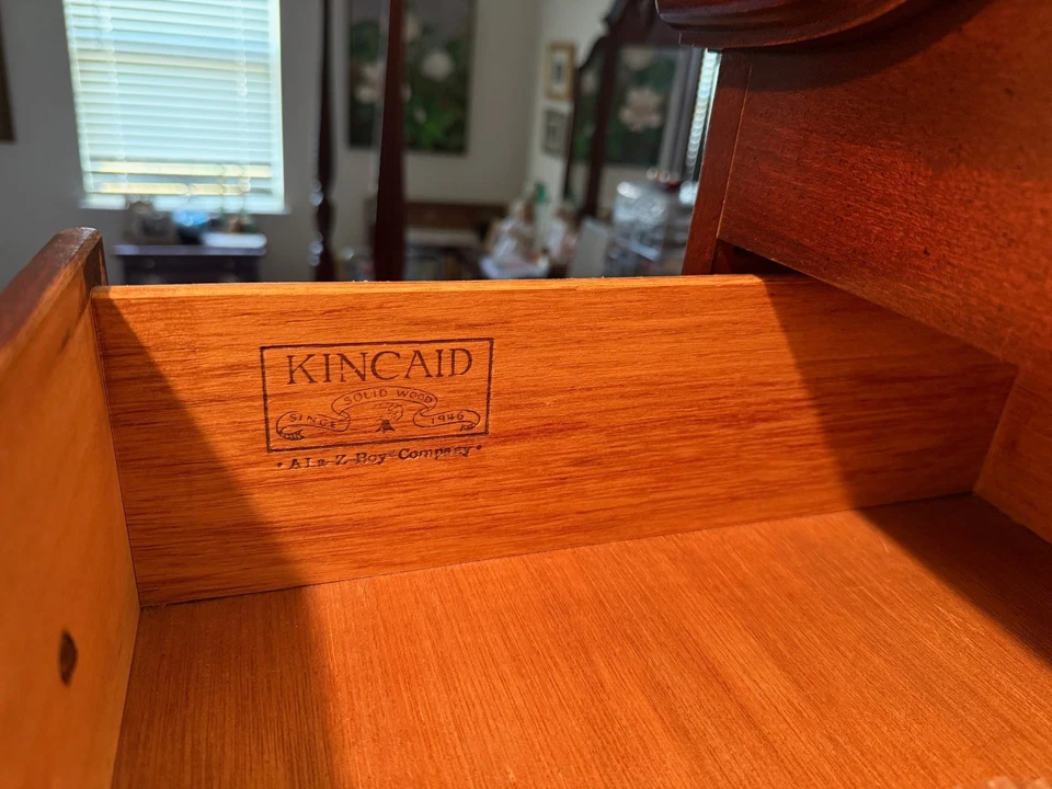 Mueble Kincaid: Cherry Highboy; 7 cajones; excelente estado Foto 2 de 4