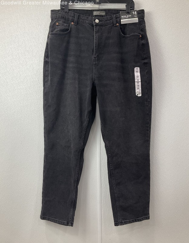 NWT Denim Co. Women's Black Light Wash High Rise Mom Jean Size 14