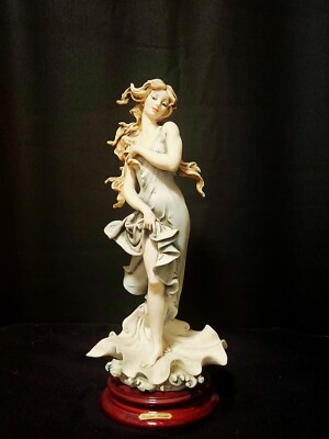 GIUSEPPE ARMANI 1993 COLLECTORS SOCIETY FIGURINE VENUS LADY