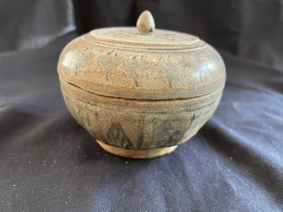 Antique 15th C pottery, Sawankhalok ceramic box, Swankalok Thailand Siam - Image 2 of 4