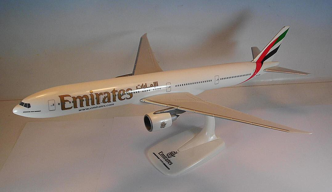 1/200 Boeing 777-300ER Emirates A6-ENR #622 | eBay.de