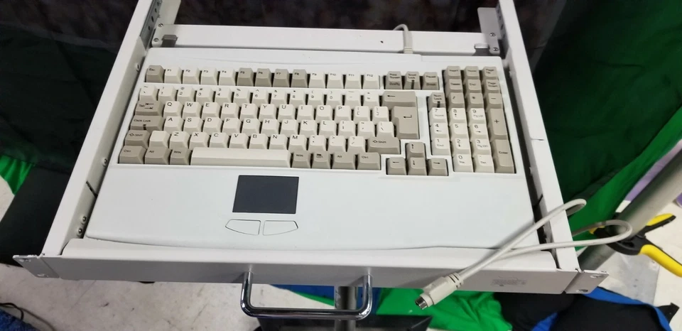 Rack Mount Keyboard/touchpad pull out - Image 2 of 4