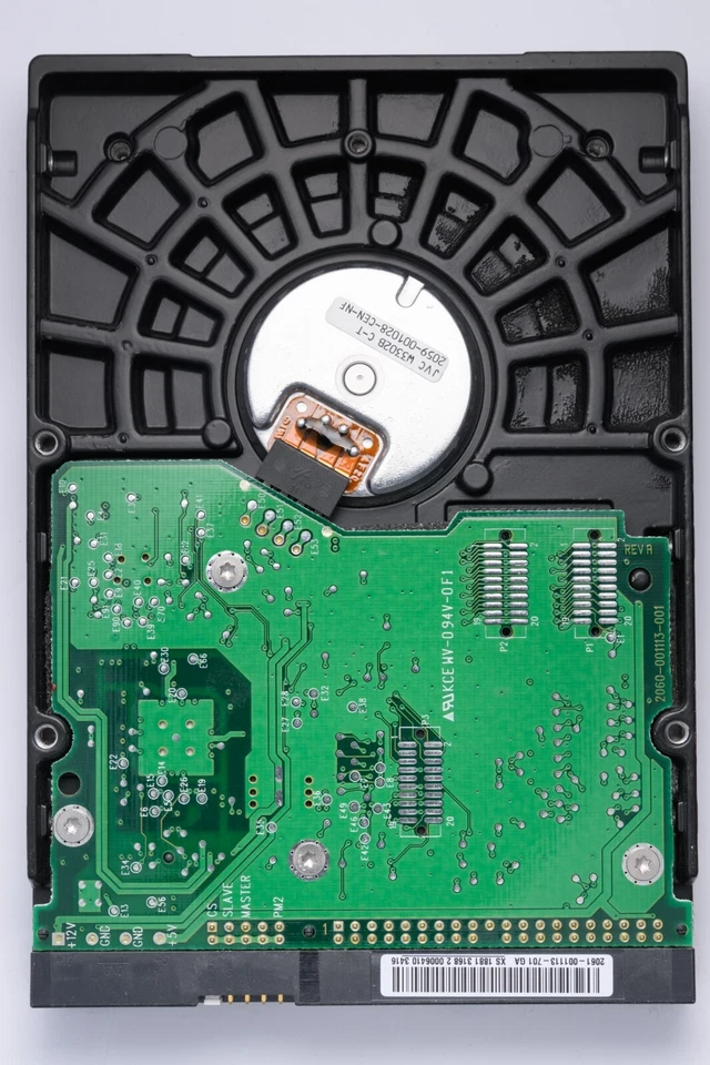 WD Protege 30GB IDE Desktop Hard Drive Model WD300EB-75CPF0 P/N WD300EB-75CPF0 - Image 2 of 2