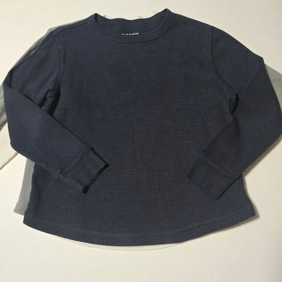 Conjunto de camisa térmica Old Navy para niños jóvenes talla 6-7 - azul marino, blanco y gris Foto 2 de 4