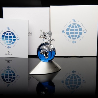 SWAROVSKI CRYSTAL PLANET 2000 Globe Millennium 238985