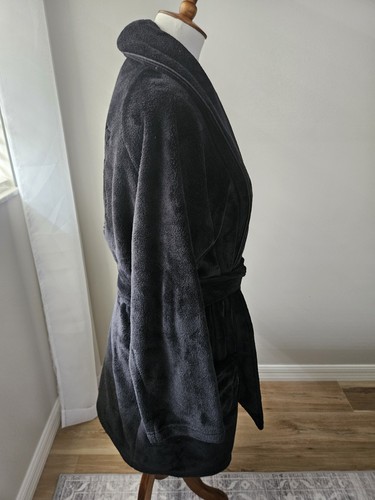 Victoria Secret Black Short Plush Robe Sz Xs - Picture 2 of 7