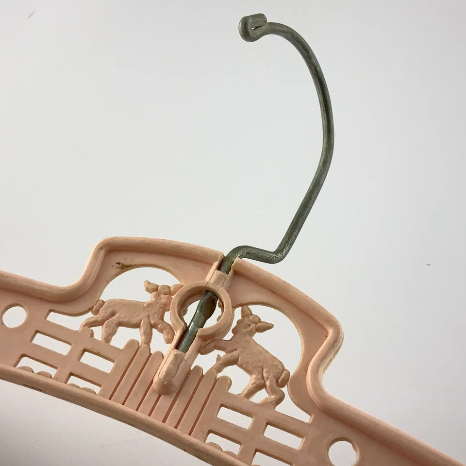 Percha de ropa vintage para niños rosa pastel plástico contar ovejas canción de cuna Y377 Foto 3 de 4