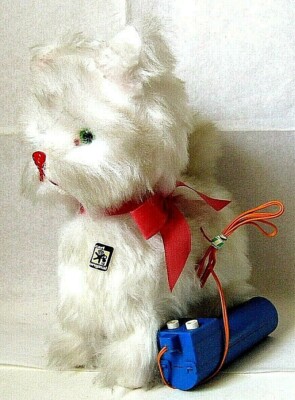 CARL BATTERY OPERATED AUTOMATON - RUNNING CAT WITH REMOTE CONTROL - MADE IN WEST GERMANY