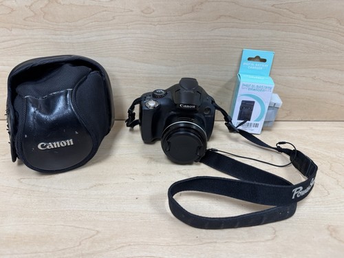 Canon Powershot SX30 is Digital Camera - Picture 2 of 6