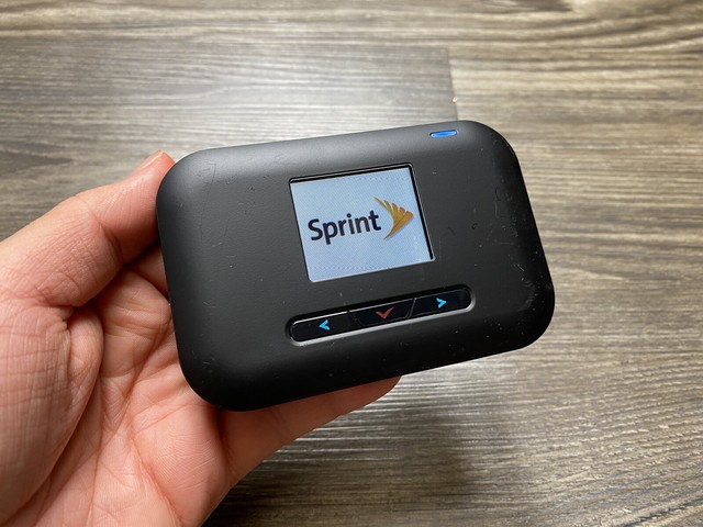 Sprint Franklin Wireless R910 Hotspot 4g LTE WiFi Router Mobile B5 3