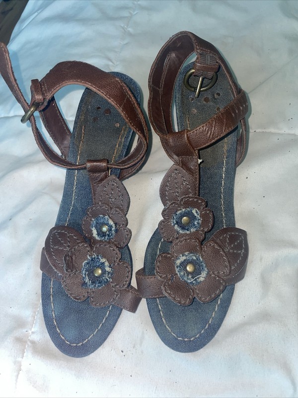 woman Cute Fioni sandals shoes high heels Size  7