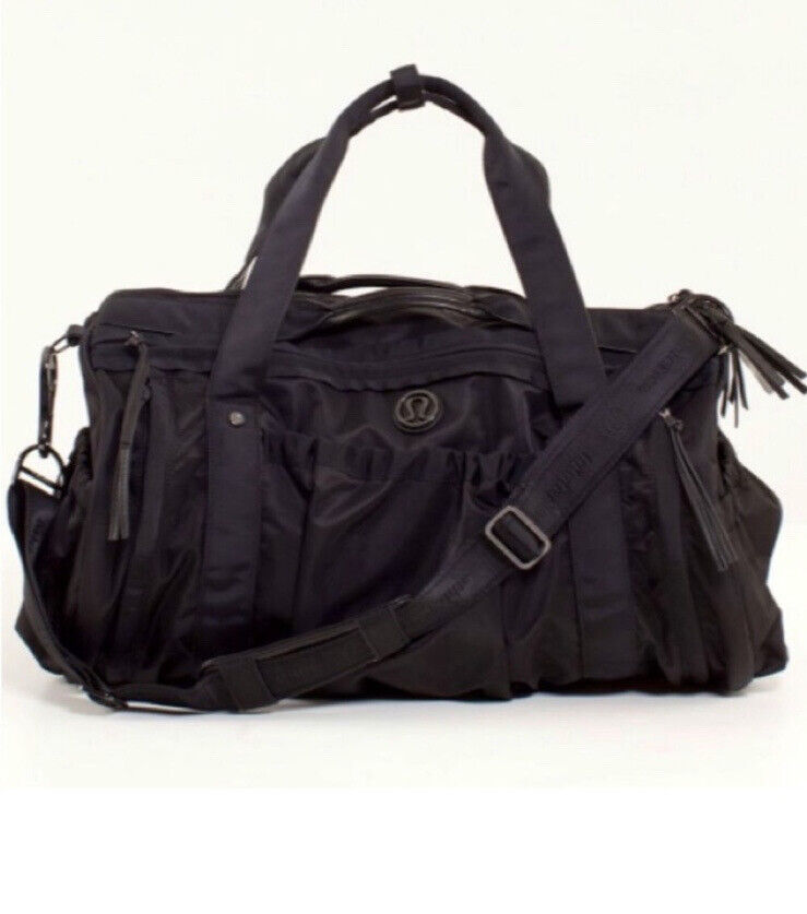 Lululemon Keep On Running Black Duffle Gym Yoga Bag | eBay Lululemon Keep On Running Black Duffle Gym Yoga Bag | eBay