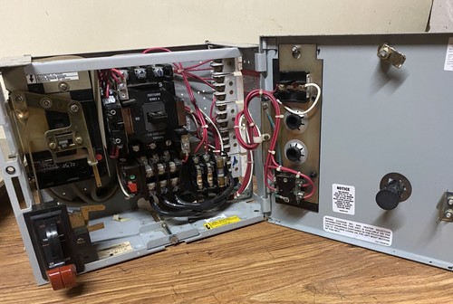 GE MCC Box Model 8000 3PH 480V , TYPE FVNR 7 ½ HP, GE TEC36030 30A, F-250973