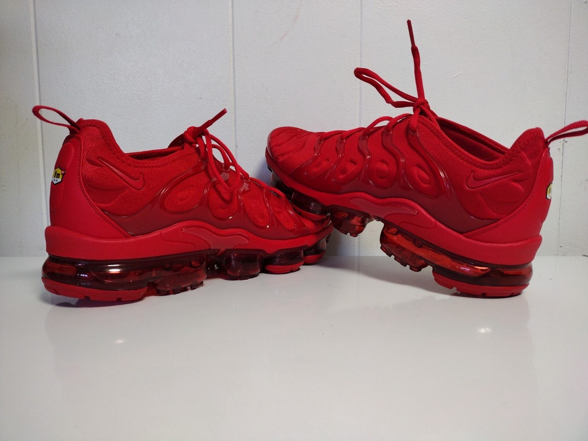 all red vapormax womens