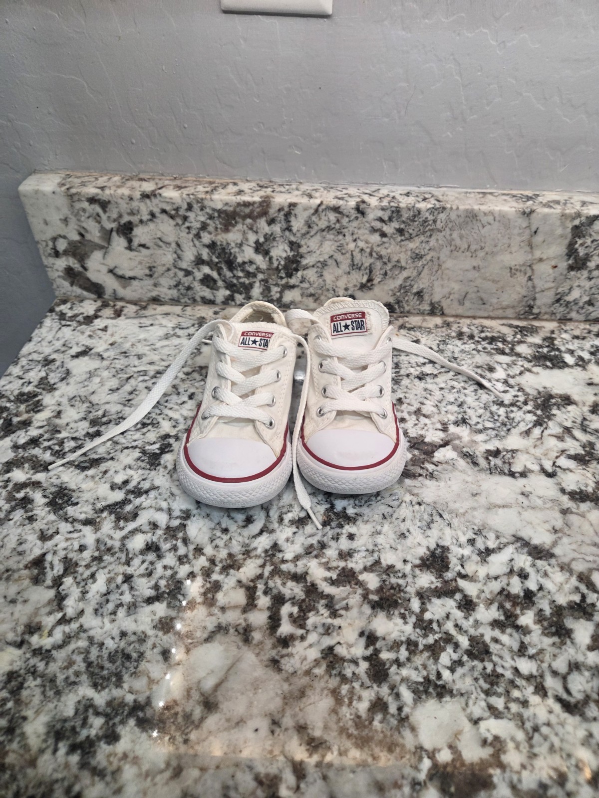 Converse All Star White Canvas Low Top Sneakers Unisex Kids Size 8 thumbnail 4