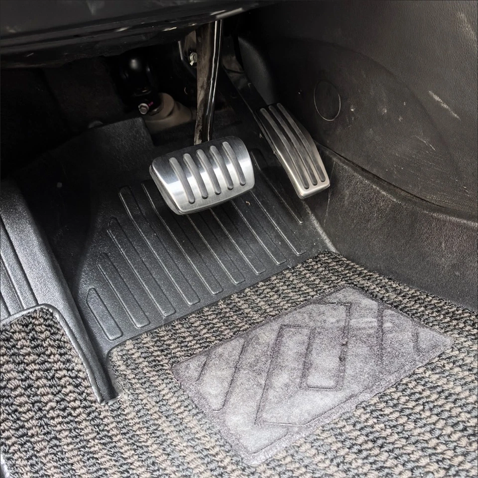 Cubierta antideslizante de pedal de freno de gas de acero inoxidable para Chevrolet Equinox 2025 encendido Foto 2 de 4