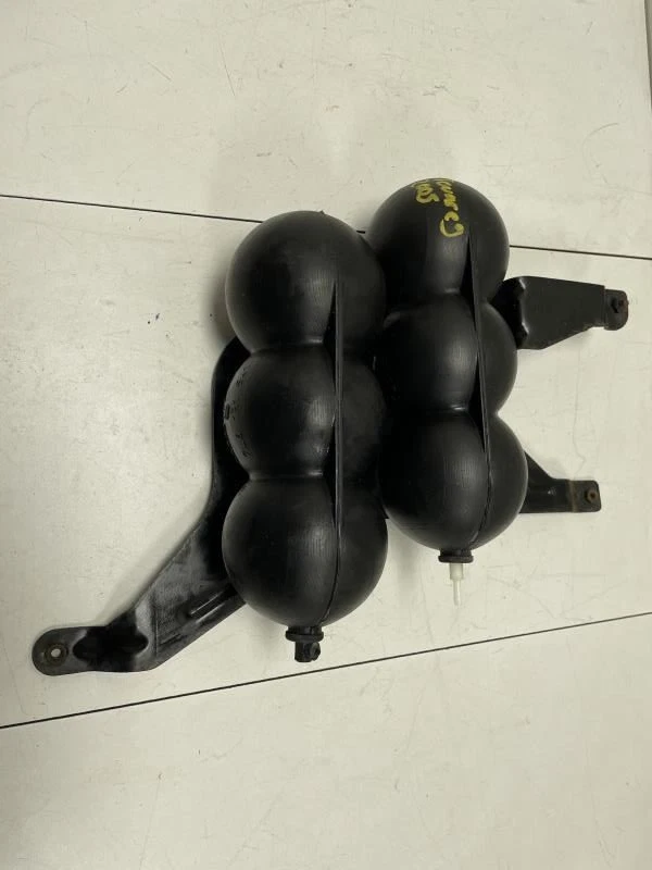 Volkswagen Touareg 2005 sistema de admisión 4,2 L tanque de vacío OEM+ Foto 4 de 4