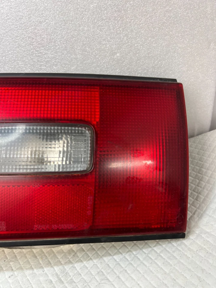 Luz de freno trasera LR lado del conductor izquierdo Toyota Celica GT 1996 OEM (H-2) Foto 2 de 4