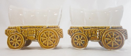Vintage Stagecoach Salt and Pepper Shakers made in Japan - Picture 2 of 9