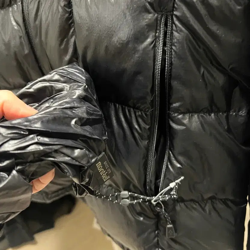 Montbell Superior Down Padding Jacket Size L - Ex… - image 9