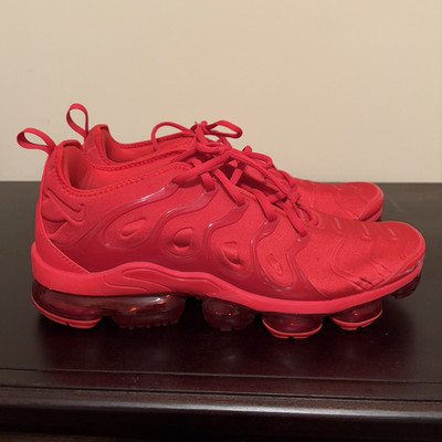 Nike Air VaporMax Plus Men's Red Low Top Lace-Up Athletic Sneakers size 13