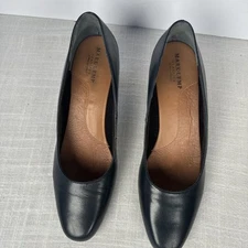 MARK LEMP CLASSICS BY WALKING CRADLES VICKI  SOLID SLIP ON PUMPS Size 8 M