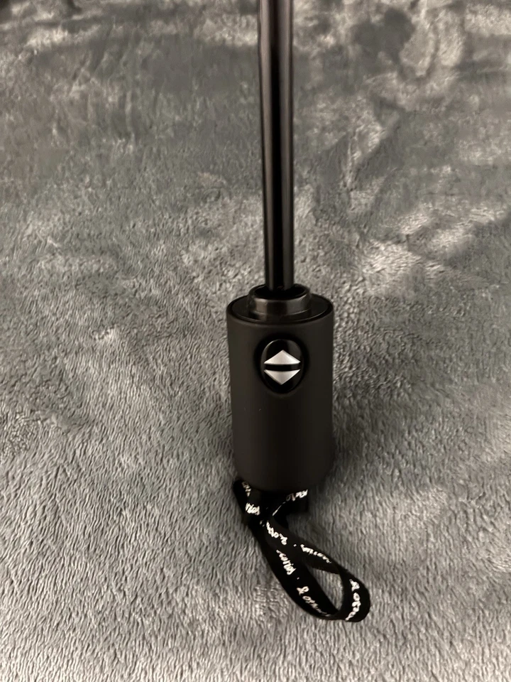 & Other Stories Black Automatic Wind Proof Umbrella Brand New - Image 4 of 4