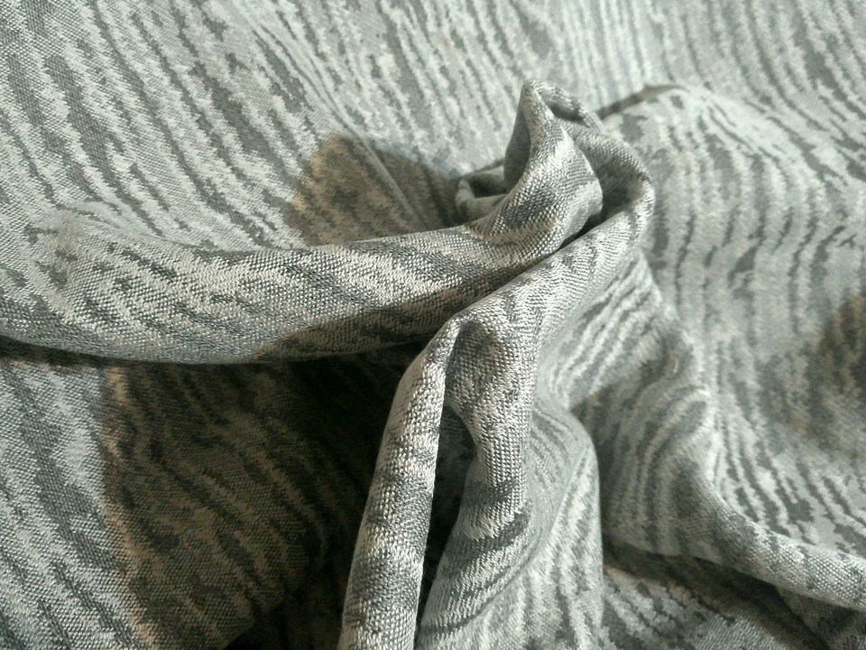 Jacquard Schumacher Faux Bois interno/externo grão de madeira cinza 75420 2 jardas - Imagem 3 de 4