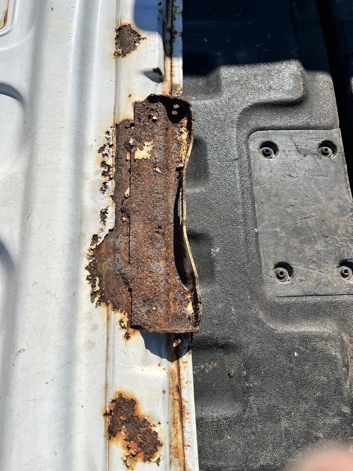 Chevrolet Vega 1971-1977 cupé tapa maletero, original, GM, Chevy, 1972, 1973, 1975 Foto 3 de 3