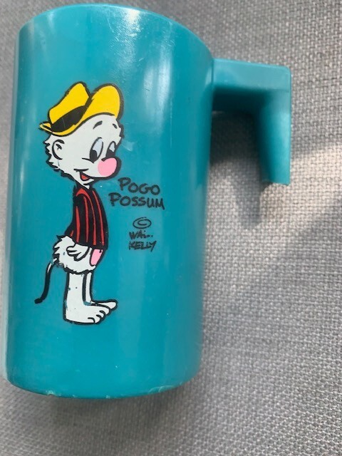 Vintage 70's Walt Kelly Pogo Possum Cup Mug Plastic Children Drink handle broke