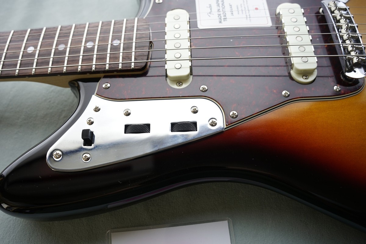 Fender Japan jaguar サンバースト Fender Made in Japan Traditional 60s Jaguar 3-Color Sunburst