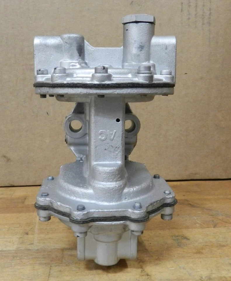 1951-53 Cadillac series 60 61 62 75 Commercial chassis V8 rebuilt fuel pump 4074 - Image 4 of 4