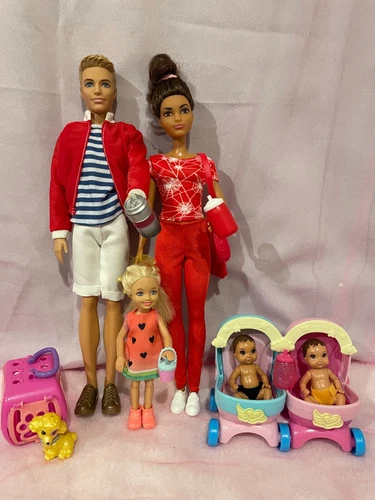 Family Dolls Set of 5 People with Mom Dad 3 Kids and a Dog