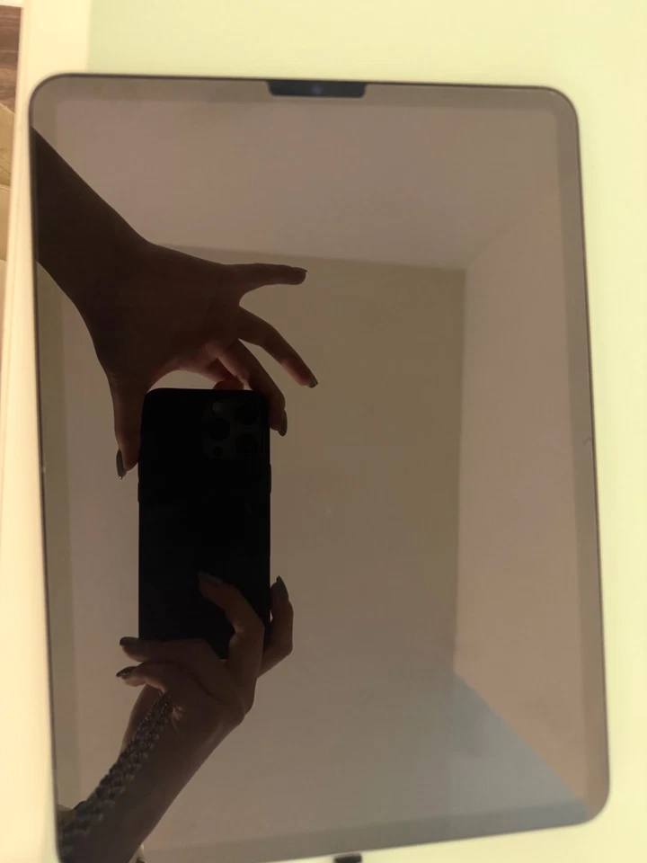 Apple iPad Pro 11-inch (3rd generation) with all accessories (see description) - Image 3 of 4