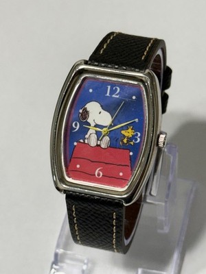 VINTAGE SNOOPY & PEANUT QUARTZ BIG BARREL WATCH NEAR MINT NEW BAND NEW BATTERY
