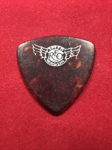 REO Speedwagon Bruce Hall Vintage Stage Guitar Pick - 80’s e Vintage vintage concert t-shirt, vintage, single stitch, B+ condition