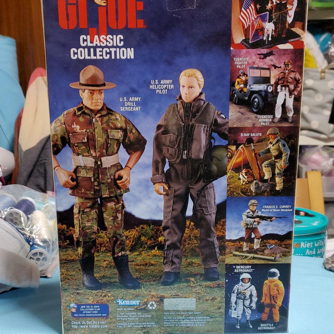 GI JANE figure US.ARMY HELICOPTER PIROT 1997 Hasbro unopened
