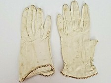Vintage Collection of 2 pairs of woman's gloves plus one lace collar