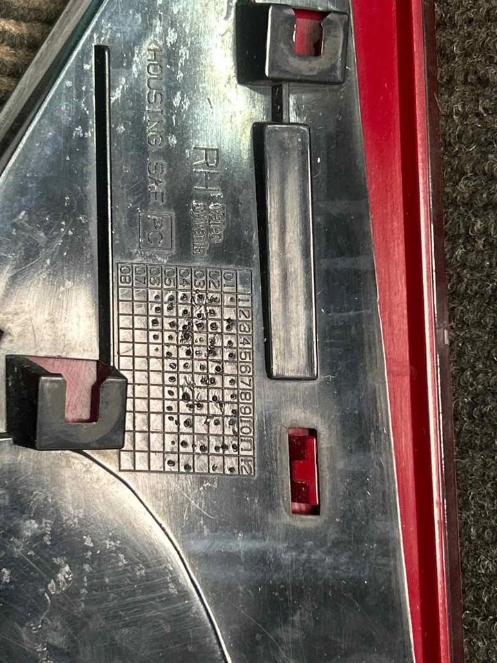 Fits 2004-07 Buick Rendezvous Tail Light RH OEM#:15281032 Foto 3 de 4