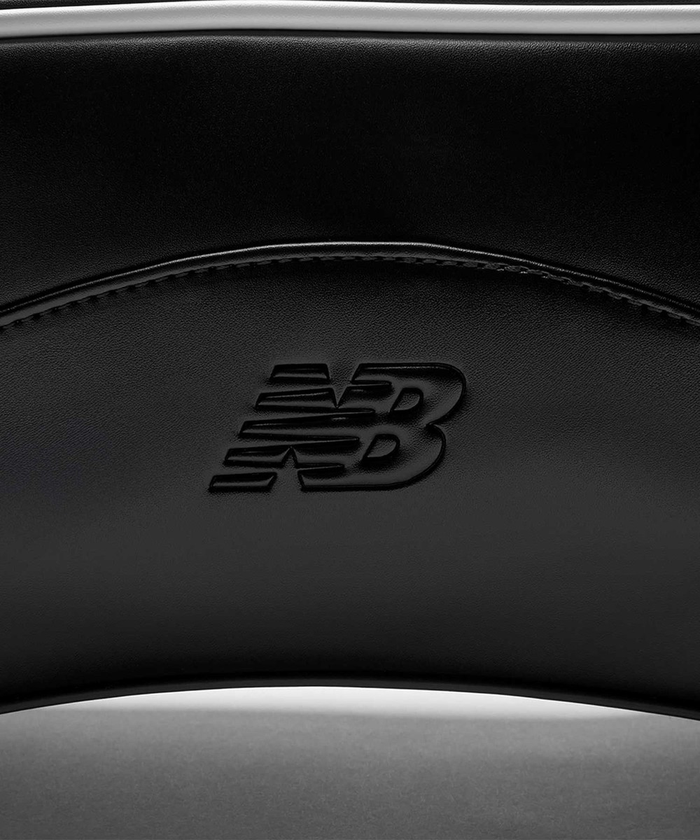 ★New Balance★ NBGCFSW109 Track Top Handle Bag BLACK NBGCFS New Balance Track Top Handle Bag Women's Lifestyle Bag