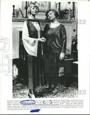 1986 Press Photo Scene from "Mapp & Lucia" a PBS miniseries - hca42886