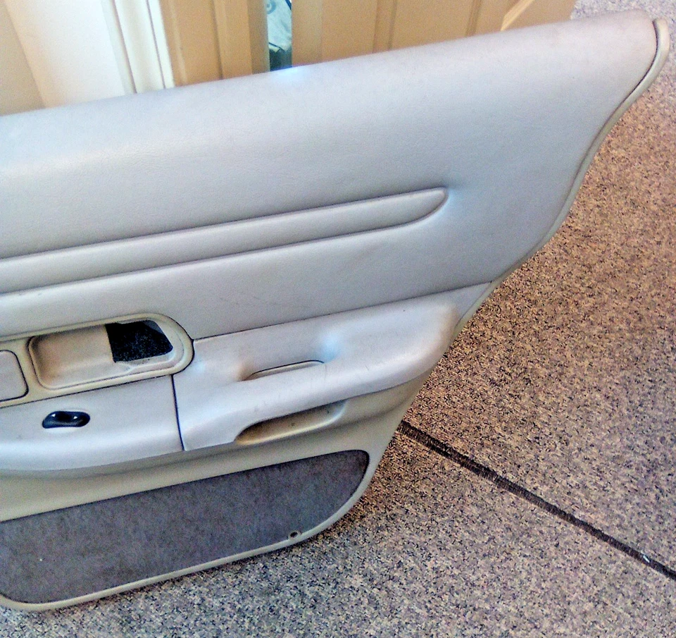 2002 Grand Marquis / Crown Vic Victoria Right Rear Door Panel DG - Image 3 of 4