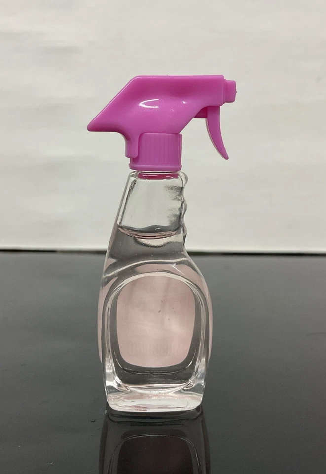 Moschino Pink Fresh Couture Eau De Toilette Mini Splash 0,17 fl oz, como en la foto. Foto 3 de 4