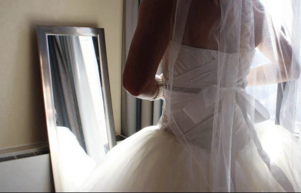 White by Vera Wang Ballgown Wedding Dress Size 6 Excellent Condition - Image 3 of 4