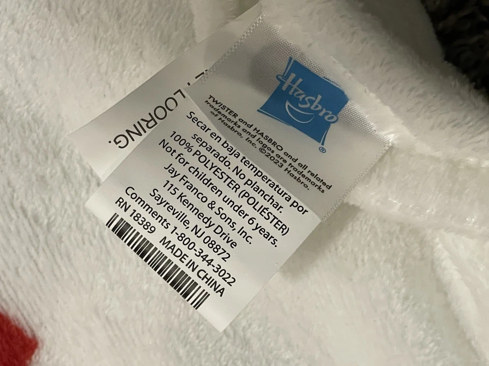 "Manta de juego Hasbro Twister suave 2023 usada en excelente estado 56"" X 88""" Foto 2 de 3