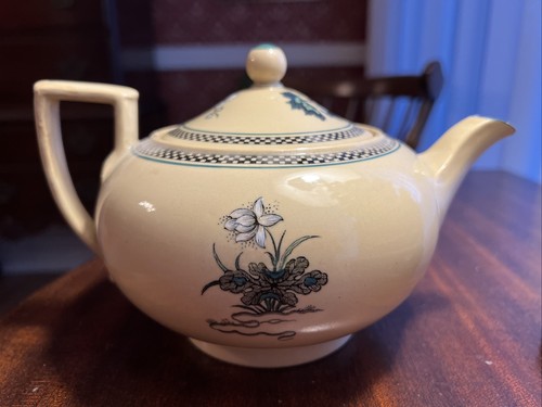 Very Rare 1923 Antique Wedgwood Etruria "Eastern Flowers" YellowWare Teapot - Picture 4 of 15
