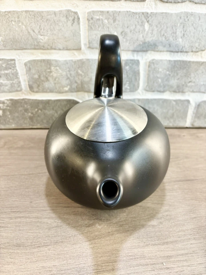 Moderna tetera de cerámica Chantal con tapa e infusor de acero inoxidable Foto 4 de 4