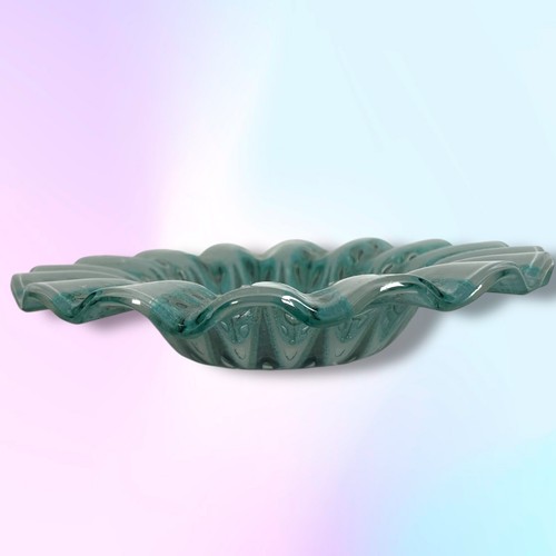 Vtg Signed Higgins 6.5” Fused Glass Fern Ruffled Ashtray Grey-Green & Baby Blue - Picture 7 of 10